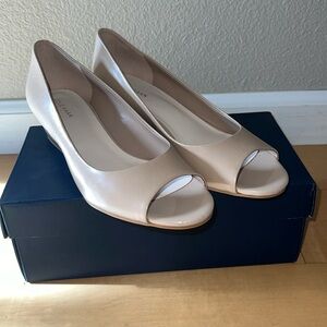 *Brand New in Box* Cole Haan Elise II Open Toe Wedge Heels Size 8B in Tan